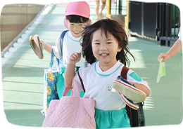 朝の登園の様子